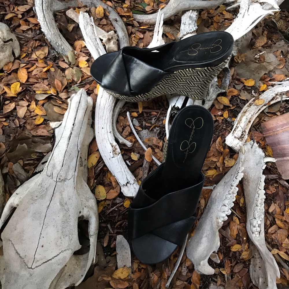 6.5 black and white Jessica Simpson wedges